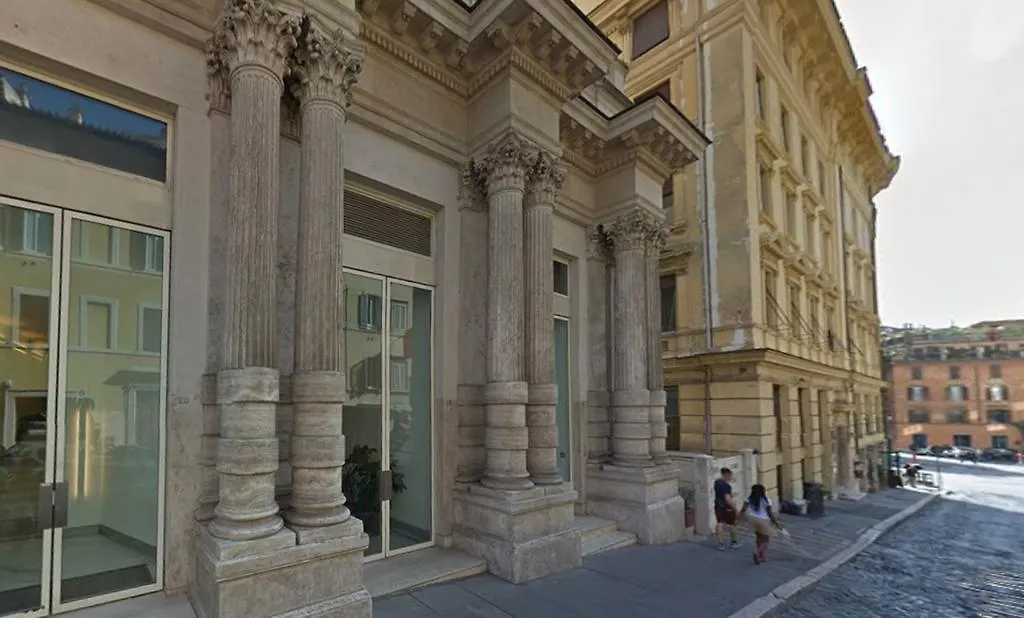 Crispi Luxury Apartments - My Extra Home location